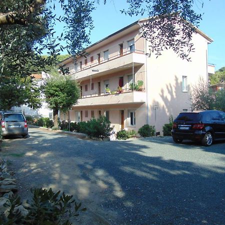 Appartamento Il Geranio Quercianella Bagian luar foto
