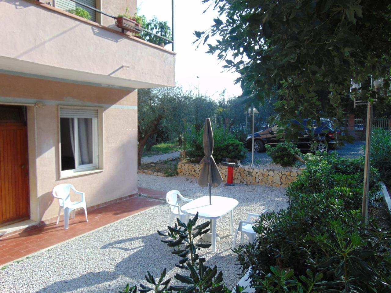 Appartamento Il Geranio Quercianella Bagian luar foto